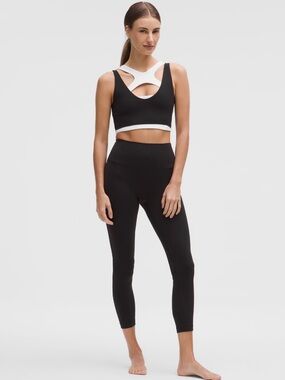 NWT lululemon Align No Line™ High-Rise
Pant 25" Black Size: 6